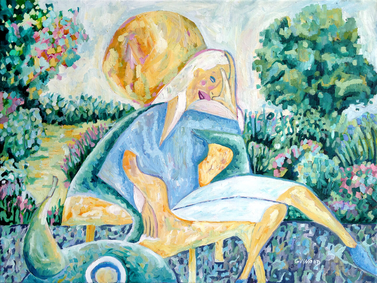 Sitzende Frau im Garten